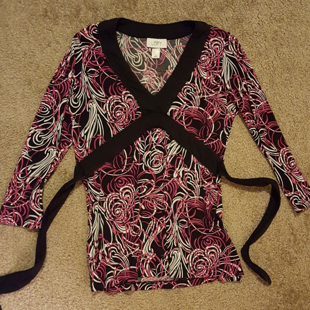 LOFT v-neck blouse with tie size small 3/4 sleeves